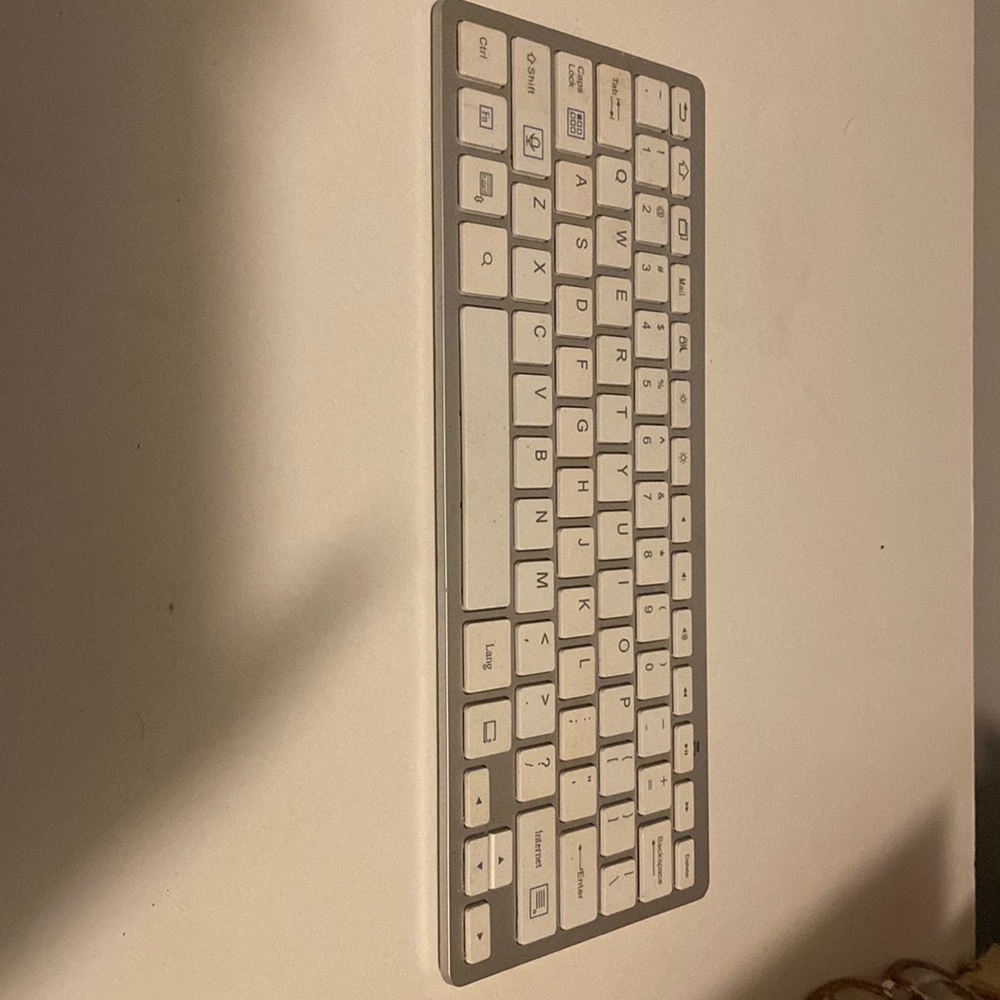 Lightweight Bluetooth keyboard